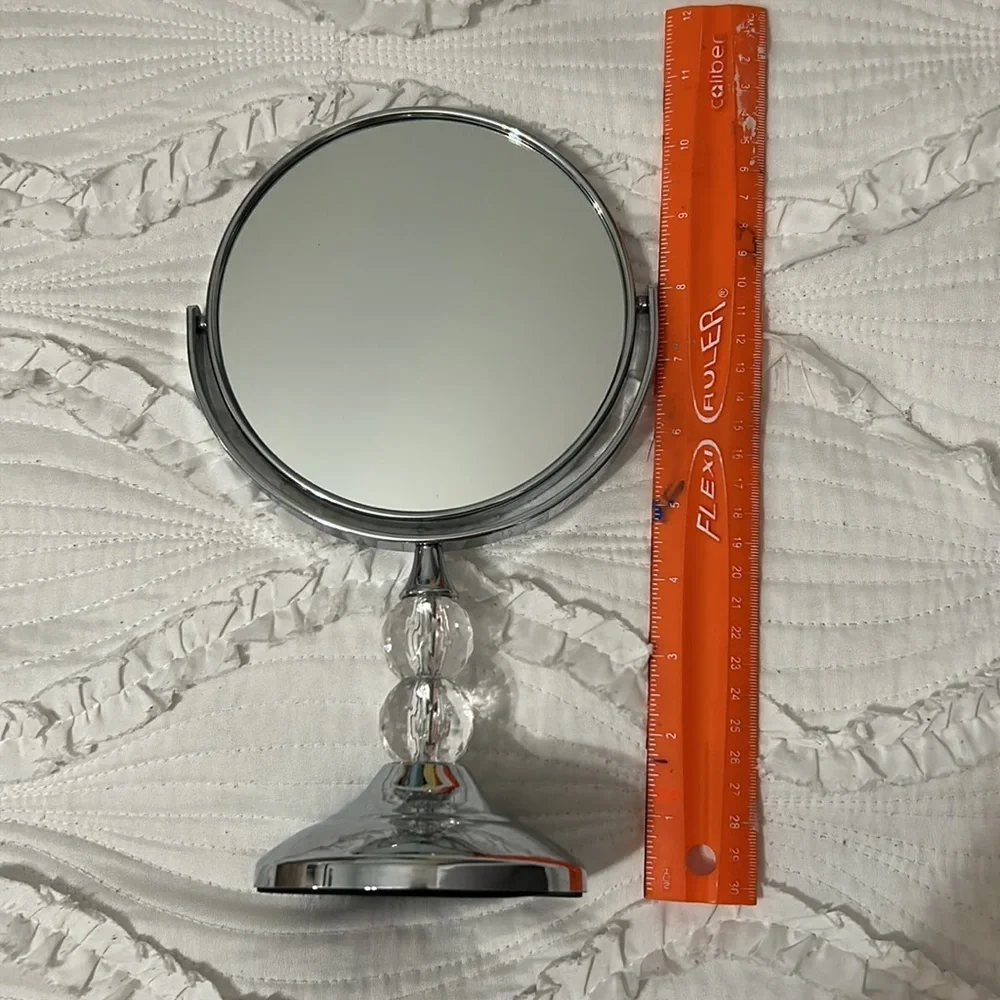 (NWT) Round standing vanity mirror, two sides, with round crystal stand - Picture 4 of 4